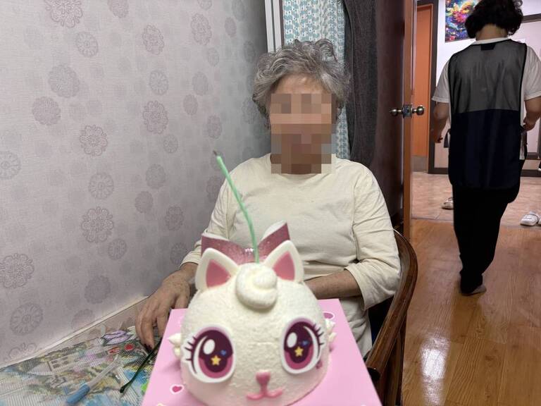 02월 생신잔치 행사 사진입니다!